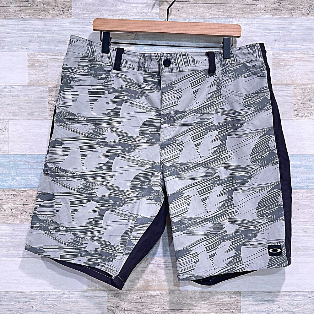 OAKLEY RC Everywhere Hybrid Short Gray Black DWR Nylon Stretch Mens 38